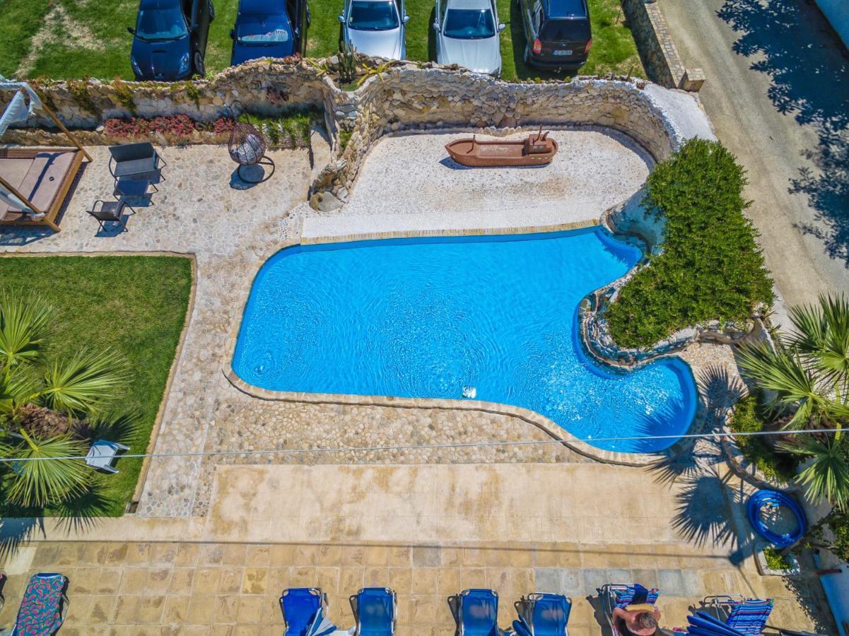 Antonis Apartments Kalamaki  Exterior photo